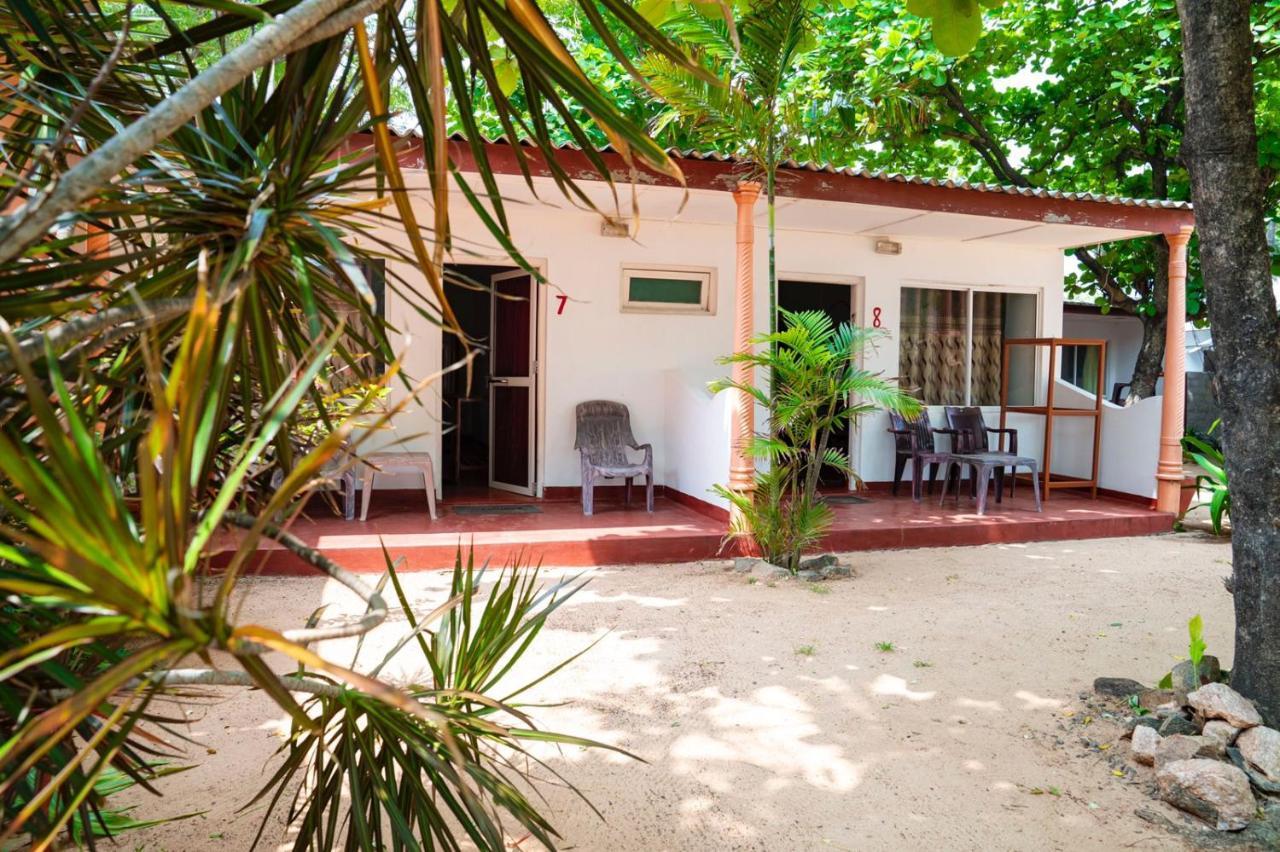 Golden Beach Cottages トリンコマリー エクステリア 写真